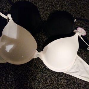 One black bra one white bra 36C